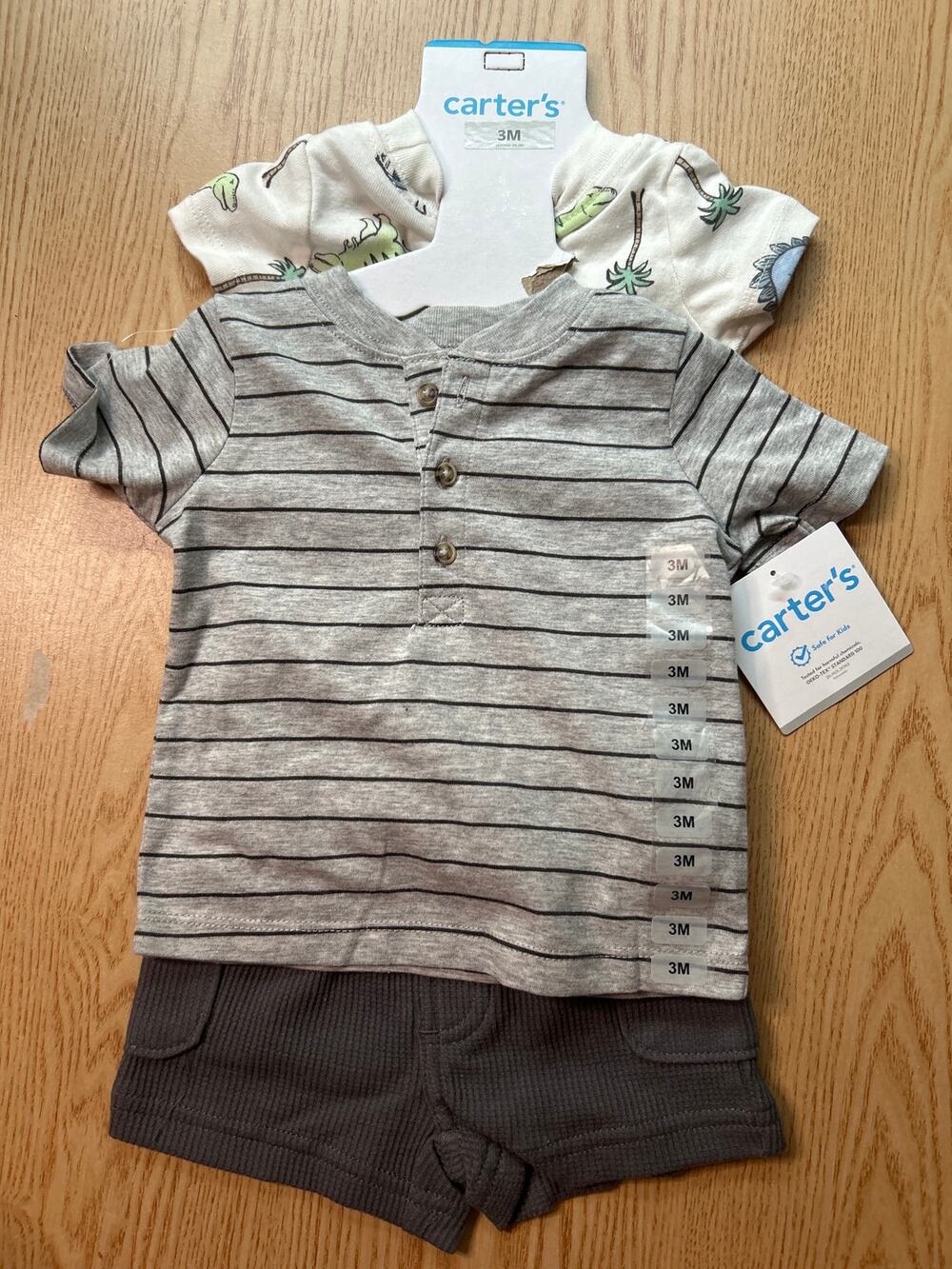 New Carter's 3pc Boys Cotton Shirt Shorts & Dinosaur 🦖 Romper Set size 3 Months